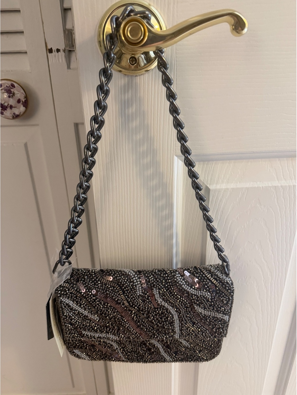 Elegant Beaded Shoulder Bag with Chain Strap